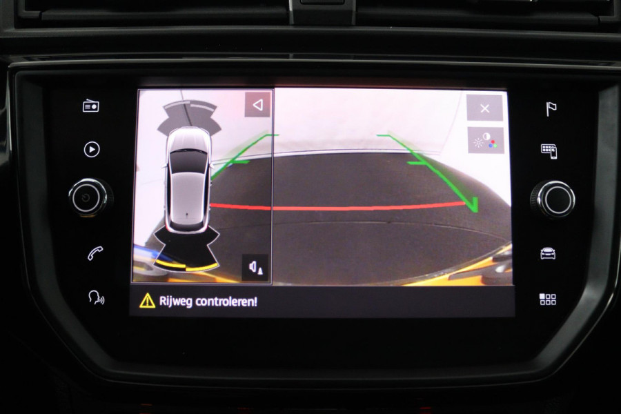 Seat Ibiza 1.0 TSI FR Business Intense (ACHTERUITRIJCAMERA, CRUISE CONTROL ADAPTIEF, NAVIGATIE CARPLAY, PARKEERSENSOREN)