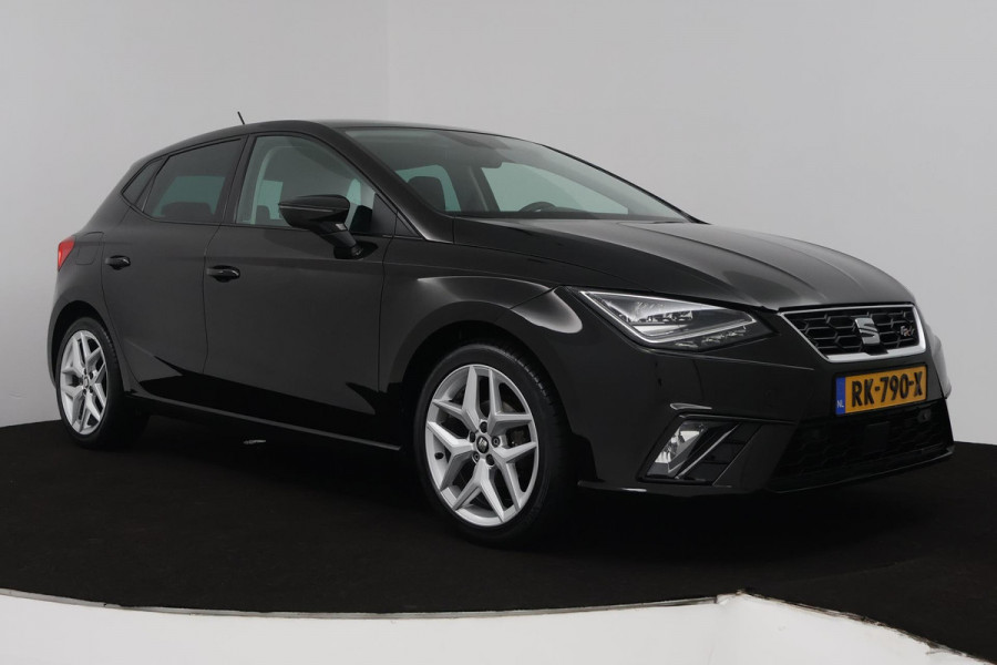 Seat Ibiza 1.0 TSI FR Business Intense (ACHTERUITRIJCAMERA, CRUISE CONTROL ADAPTIEF, NAVIGATIE CARPLAY, PARKEERSENSOREN)