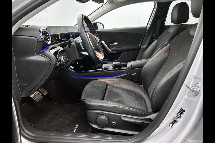 Mercedes-Benz A-Klasse 250 Premium Plus AMG-Line (Dealer OnderH, SfeerVerlichting, Navi, Camera, StoelV, Cruise Con, Etc)