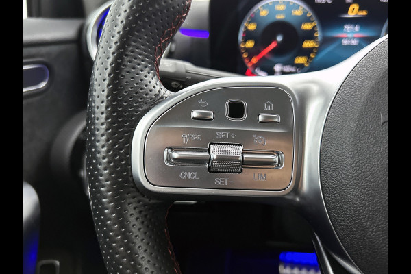Mercedes-Benz A-Klasse 250 Premium Plus AMG-Line (Dealer OnderH, SfeerVerlichting, Navi, Camera, StoelV, Cruise Con, Etc)
