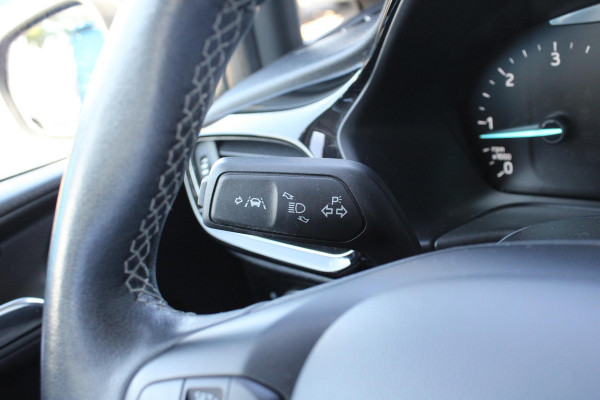 Ford Fiesta 1.5 TDCi Titanium | Trekhaak | Adaptive Cruise | Navigatie | Stoel + Stuurverwarming | Climate Control |