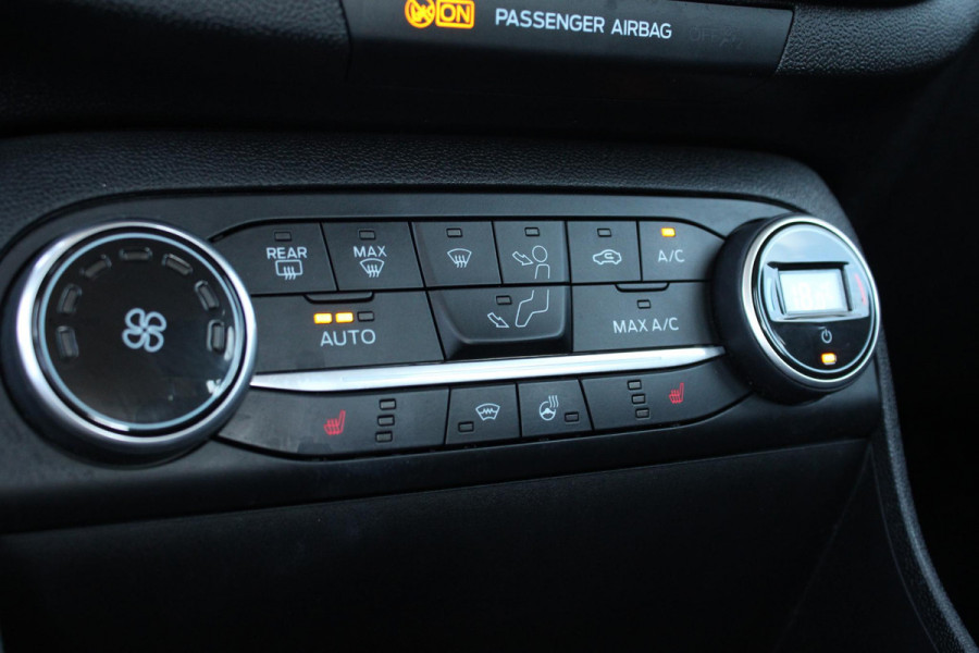 Ford Fiesta 1.5 TDCi Titanium | Trekhaak | Adaptive Cruise | Navigatie | Stoel + Stuurverwarming | Climate Control |