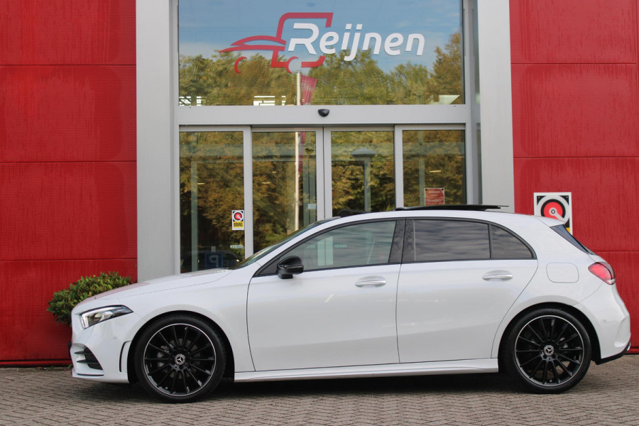 Mercedes-Benz A-Klasse 180 136PK AUTOMAAT AMG LINE | STERRENHEMEL! | PANORAMISCH SCHUIF/KANTEL DAK | SFEER VERLICHTING | NAVIGATIE | ACHTERUITRIJ CAMERA | PARKEERSENSOREN VOOR EN ACHTER | HIGH PERFORMANCE LED KOPLAMPEN | STOEL VERWARMING | KEYLESS - GO | SPIEGEL PAKKET | NIGHT PAKKET | LICHTMETALEN VELGEN 19" | EERSTE EIGENAAR! |