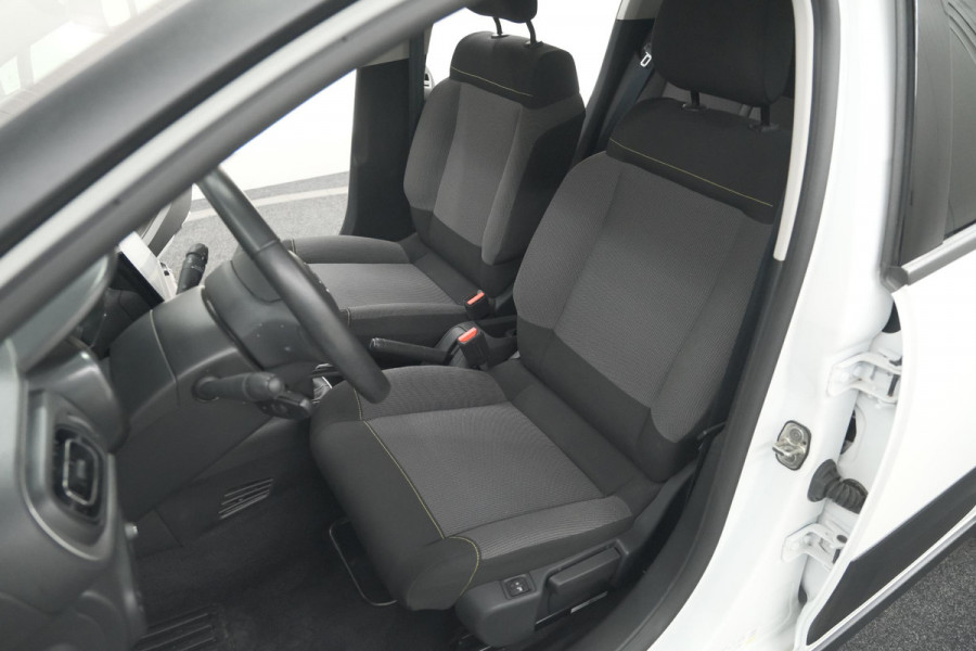 Citroën C3 PureTech 82 Feel Edition | Parkeersensoren | Apple Carplay | Stoelverwarming | 16 Inch Lichtmetalen Velgen