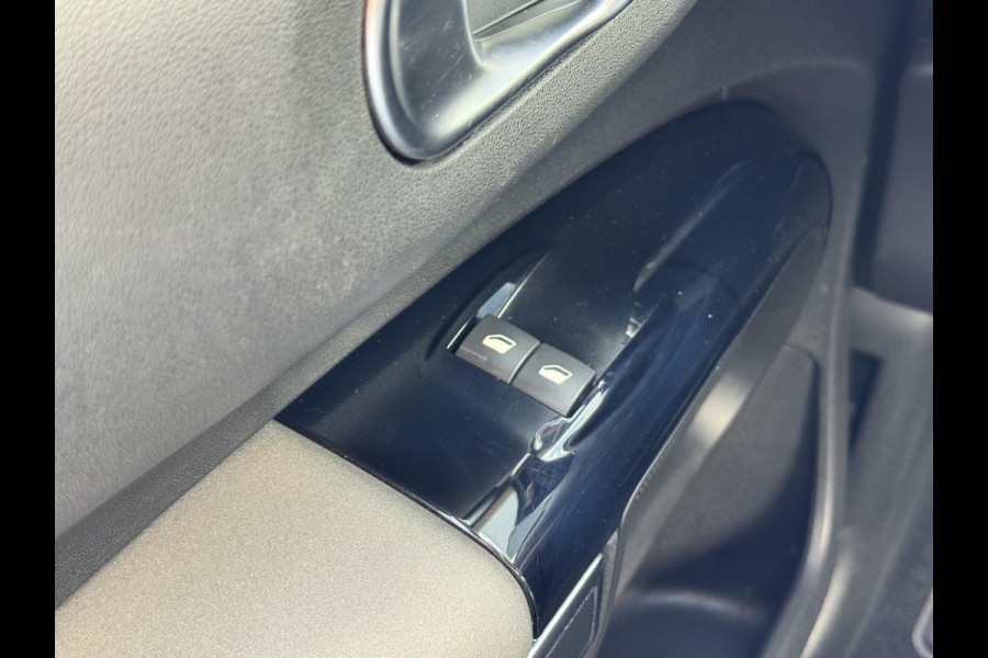 Citroën C4 Cactus 1.2 PT 110 Shine | Trekhaak | Navi | Parkeercamera Citroën C4 Cactus 1.2 PT 110 Shine | Trekhaak | Navi | Parkeercamera