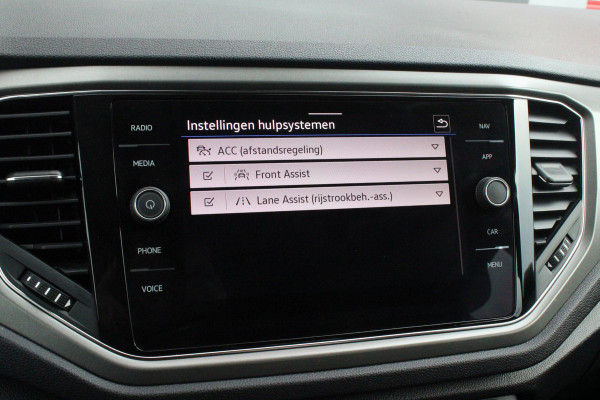 Volkswagen T-Roc 1.0 TSI 110PK STYLE BUSINESS | STOEL VERWARMING | CLIMATE CONTROL | ALL SEASON BANDEN | APPLE CARPLAY/ANDROID AUTO | ADAPTIVE CRUISE CONTROL | LICHTMETALEN VELGEN | DAB+ RADIO | PARKEERSENSOREN VOOR EN ACHTER |