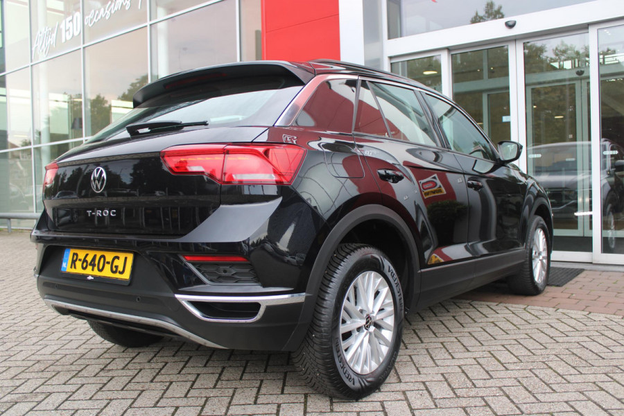 Volkswagen T-Roc 1.0 TSI 110PK STYLE BUSINESS | STOEL VERWARMING | CLIMATE CONTROL | ALL SEASON BANDEN | APPLE CARPLAY/ANDROID AUTO | ADAPTIVE CRUISE CONTROL | LICHTMETALEN VELGEN | DAB+ RADIO | PARKEERSENSOREN VOOR EN ACHTER |