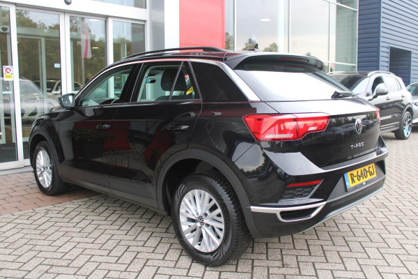 Volkswagen T-Roc 1.0 TSI 110PK STYLE BUSINESS | STOEL VERWARMING | CLIMATE CONTROL | ALL SEASON BANDEN | APPLE CARPLAY/ANDROID AUTO | ADAPTIVE CRUISE CONTROL | LICHTMETALEN VELGEN | DAB+ RADIO | PARKEERSENSOREN VOOR EN ACHTER |