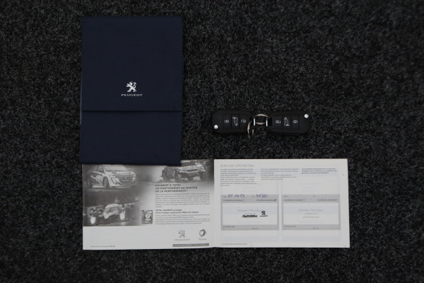 Peugeot Expert 2.0 BlueHDI 145 Automaat DC 2x Schuifdeur, Cruise, Apple Carplay, Airco, Camera, Xenon, 18''
