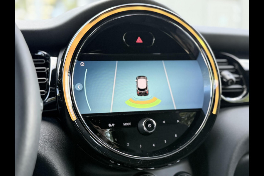 MINI Mini 1.5 Cooper 136 PK 5d Bus. Ed. Moonwalk grey / Black optic |17"|Sportstoelen|Carplay|PDC|Led