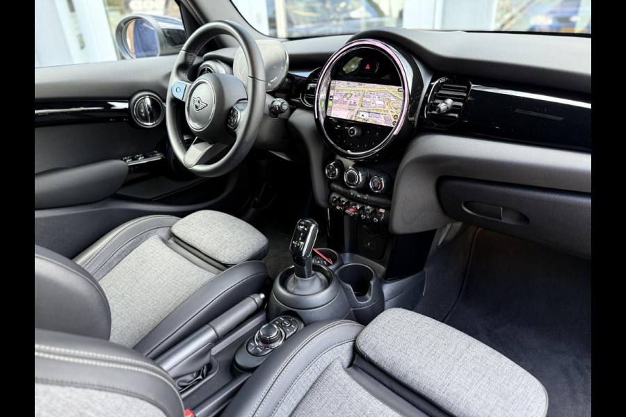 MINI Mini 1.5 Cooper 136 PK 5d Bus. Ed. Moonwalk grey / Black optic |17"|Sportstoelen|Carplay|PDC|Led