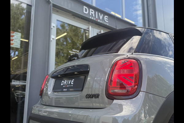 MINI Mini 1.5 Cooper 136 PK 5d Bus. Ed. Moonwalk grey / Black optic |17"|Sportstoelen|Carplay|PDC|Led