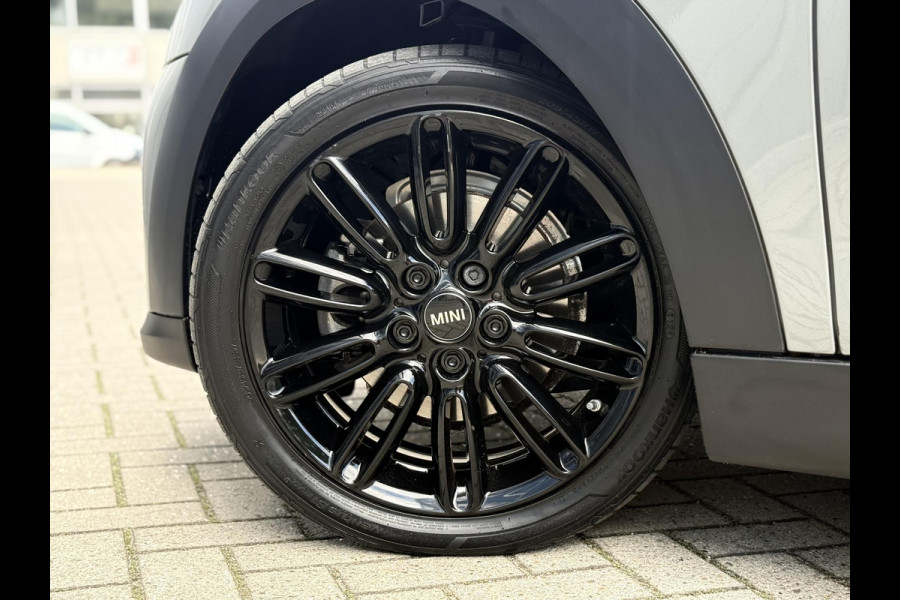 MINI Mini 1.5 Cooper 136 PK 5d Bus. Ed. Moonwalk grey / Black optic |17"|Sportstoelen|Carplay|PDC|Led