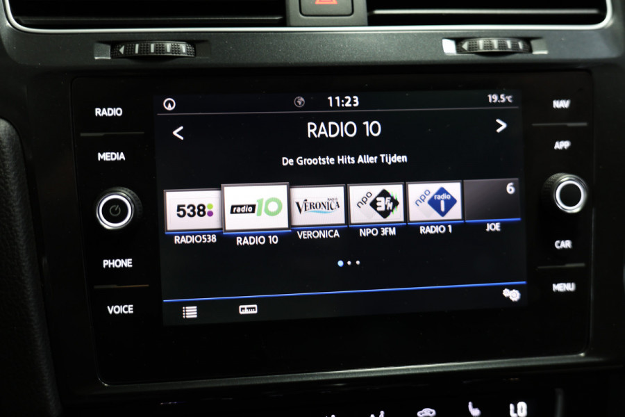 Volkswagen GOLF Variant 1.5 TSI Highline DSG NAVI STOELVW PDC SIDE/FRONT Ass. '20