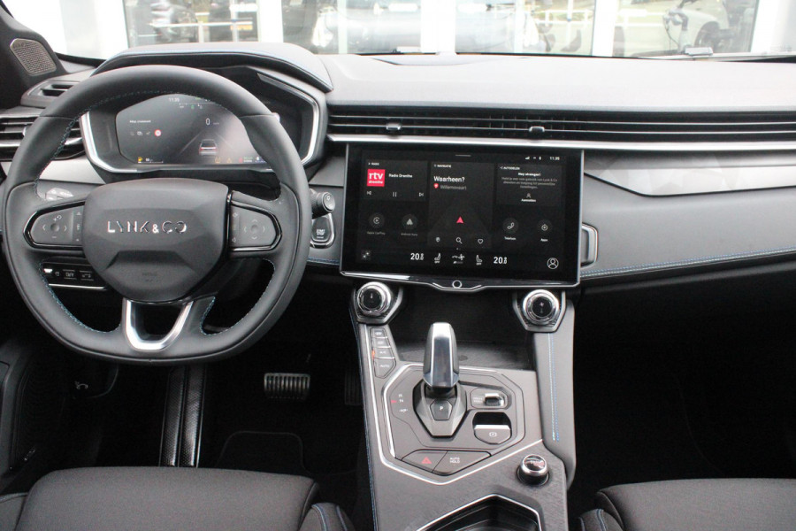 Lynk & Co 01 1.5 261PK PHEV | PANORAMA SCHUIF / KANTELDAK | INFINTY AUDIO | DODEHOEK DETECTIE | NAVIGATIE | DASHBOARD CAMERA | ELEKTRISCHE STOELVERSTELLING MET GEHEUGEN FUNCTIE | DAB+ RADIO | DRAADLOZE APPLE CARPLAY/ANDROID AUTO | DRAADLOZE TELEFOONLADER | ELEKTRISCH BEDIENBARE ACHTERKLEP | STOEL VERWARMING | 360° CAMERA | DODEHOEK DETECTIE | ZWARTE HEMEL BEKLEDING | KEYLESS ENTRY/START | 20" LICHTMETALEN VELGEN |