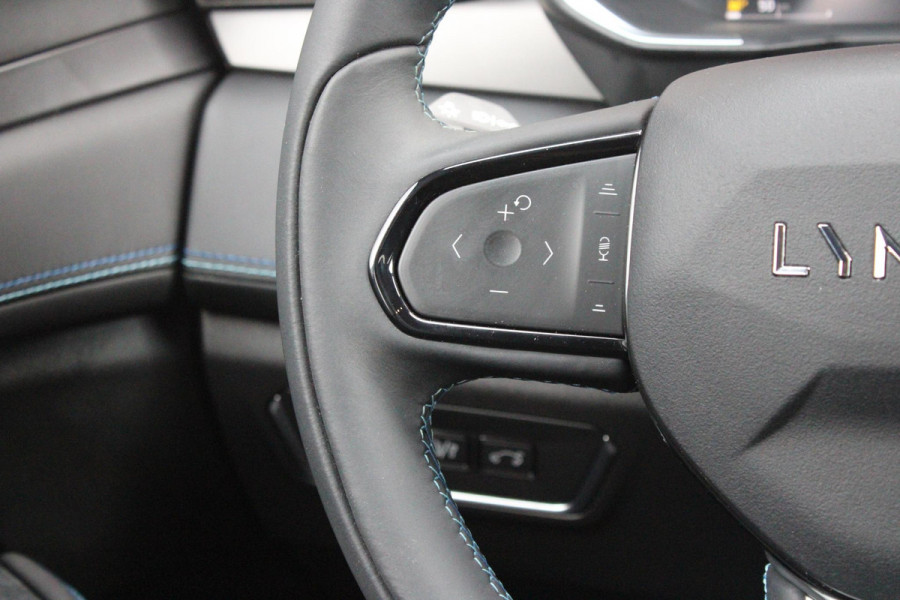 Lynk & Co 01 1.5 261PK PHEV | PANORAMA SCHUIF / KANTELDAK | INFINTY AUDIO | DODEHOEK DETECTIE | NAVIGATIE | DASHBOARD CAMERA | ELEKTRISCHE STOELVERSTELLING MET GEHEUGEN FUNCTIE | DAB+ RADIO | DRAADLOZE APPLE CARPLAY/ANDROID AUTO | DRAADLOZE TELEFOONLADER | ELEKTRISCH BEDIENBARE ACHTERKLEP | STOEL VERWARMING | 360° CAMERA | DODEHOEK DETECTIE | ZWARTE HEMEL BEKLEDING | KEYLESS ENTRY/START | 20" LICHTMETALEN VELGEN |