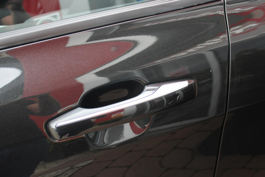 Lynk & Co 01 1.5 261PK PHEV | PANORAMA SCHUIF / KANTELDAK | INFINTY AUDIO | DODEHOEK DETECTIE | NAVIGATIE | DASHBOARD CAMERA | ELEKTRISCHE STOELVERSTELLING MET GEHEUGEN FUNCTIE | DAB+ RADIO | DRAADLOZE APPLE CARPLAY/ANDROID AUTO | DRAADLOZE TELEFOONLADER | ELEKTRISCH BEDIENBARE ACHTERKLEP | STOEL VERWARMING | 360° CAMERA | DODEHOEK DETECTIE | ZWARTE HEMEL BEKLEDING | KEYLESS ENTRY/START | 20" LICHTMETALEN VELGEN |