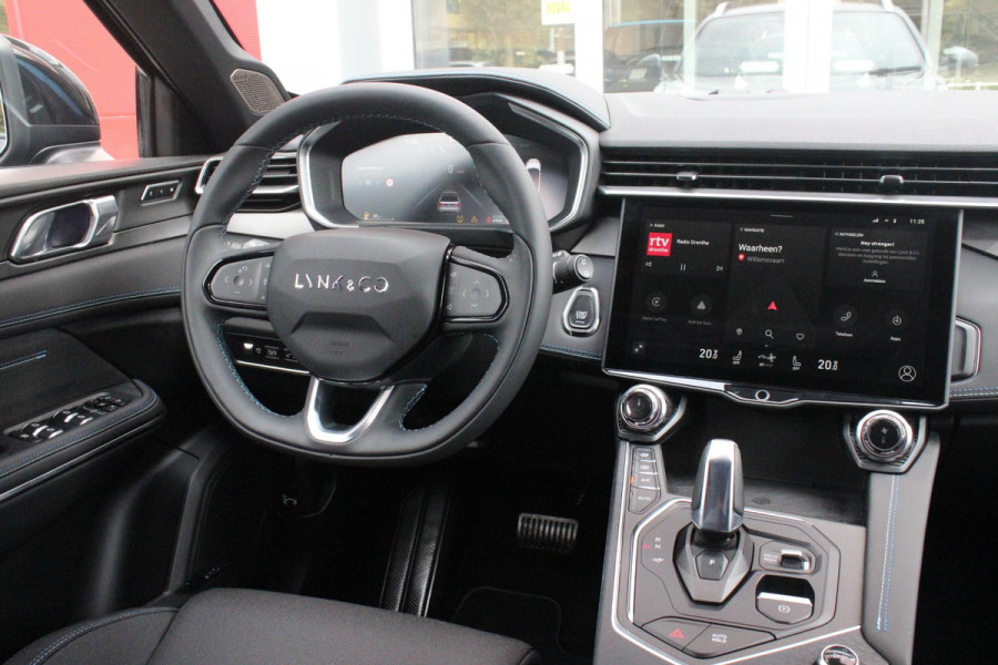 Lynk & Co 01 1.5 261PK PHEV | PANORAMA SCHUIF / KANTELDAK | INFINTY AUDIO | DODEHOEK DETECTIE | NAVIGATIE | DASHBOARD CAMERA | ELEKTRISCHE STOELVERSTELLING MET GEHEUGEN FUNCTIE | DAB+ RADIO | DRAADLOZE APPLE CARPLAY/ANDROID AUTO | DRAADLOZE TELEFOONLADER | ELEKTRISCH BEDIENBARE ACHTERKLEP | STOEL VERWARMING | 360° CAMERA | DODEHOEK DETECTIE | ZWARTE HEMEL BEKLEDING | KEYLESS ENTRY/START | 20" LICHTMETALEN VELGEN |
