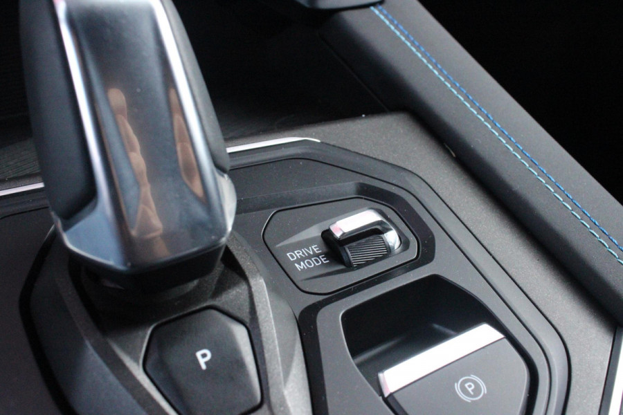Lynk & Co 01 1.5 261PK PHEV | PANORAMA SCHUIF / KANTELDAK | INFINTY AUDIO | DODEHOEK DETECTIE | NAVIGATIE | DASHBOARD CAMERA | ELEKTRISCHE STOELVERSTELLING MET GEHEUGEN FUNCTIE | DAB+ RADIO | DRAADLOZE APPLE CARPLAY/ANDROID AUTO | DRAADLOZE TELEFOONLADER | ELEKTRISCH BEDIENBARE ACHTERKLEP | STOEL VERWARMING | 360° CAMERA | DODEHOEK DETECTIE | ZWARTE HEMEL BEKLEDING | KEYLESS ENTRY/START | 20" LICHTMETALEN VELGEN |