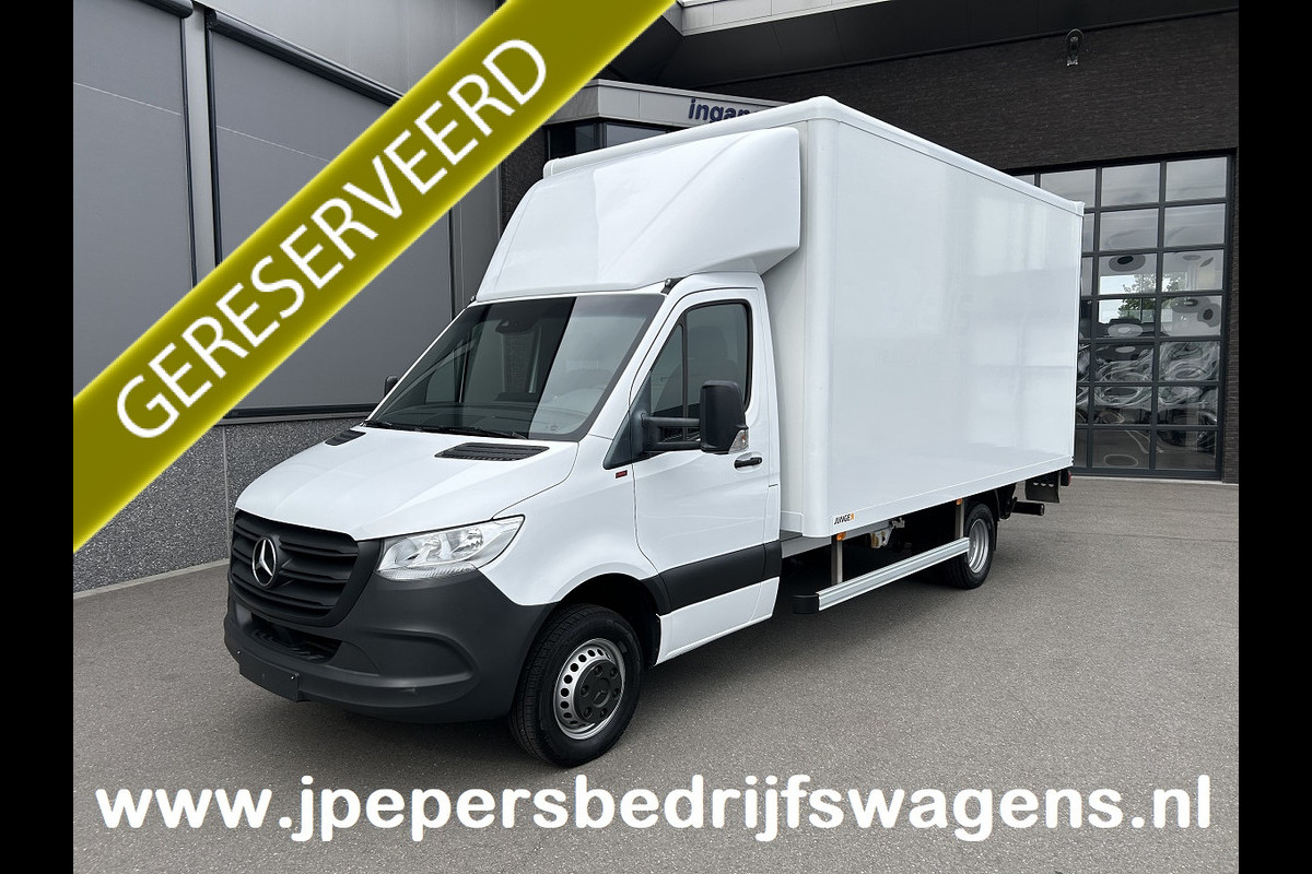Mercedes-Benz Sprinter 516 CDI Bakwagen / Laadklep / Zijdeur / MBUX / Camera / Navigatie / Airco