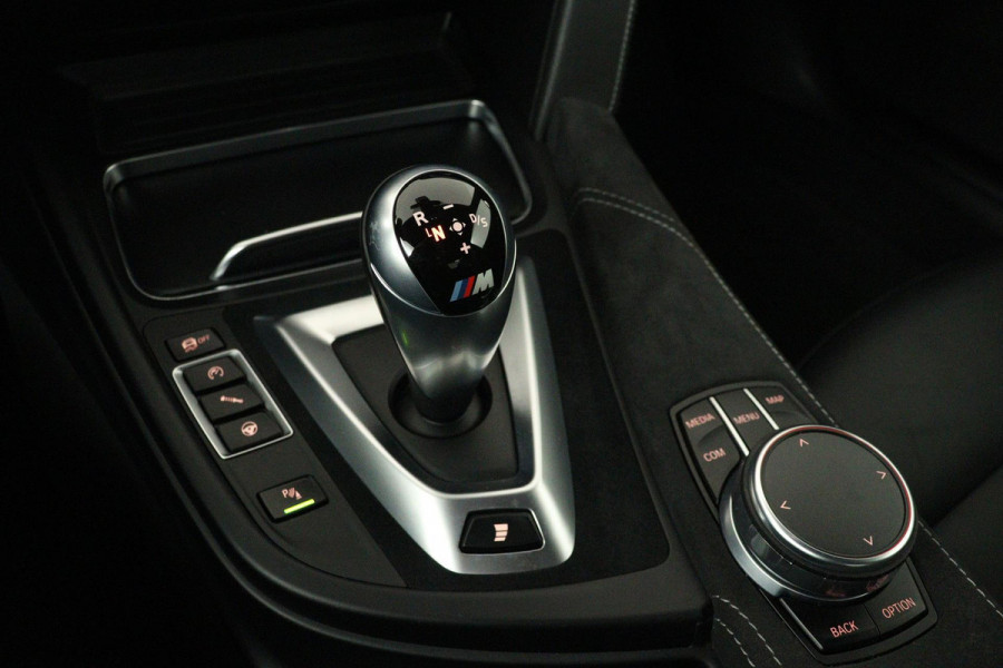 BMW 4 Serie Coupé M4 CS (Orgineel Nederlands geleverd!!!, FULL OPTION, Dealer ondH, Recent groot onderhoud)