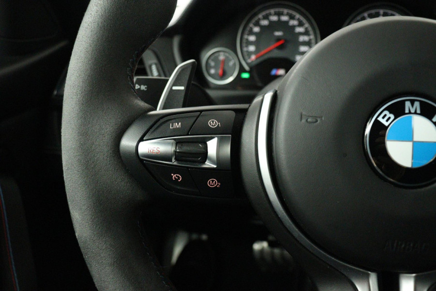 BMW 4 Serie Coupé M4 CS (Orgineel Nederlands geleverd!!!, FULL OPTION, Dealer ondH, Recent groot onderhoud)