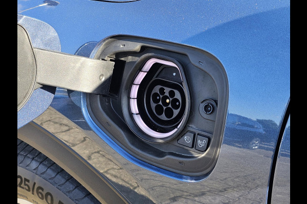 Ford Kuga 2.5 PHEV Titanium 225 pk | Trekhaak | Camera | Winterpack | Keyless entry | PDC v+a | Zéér netjes