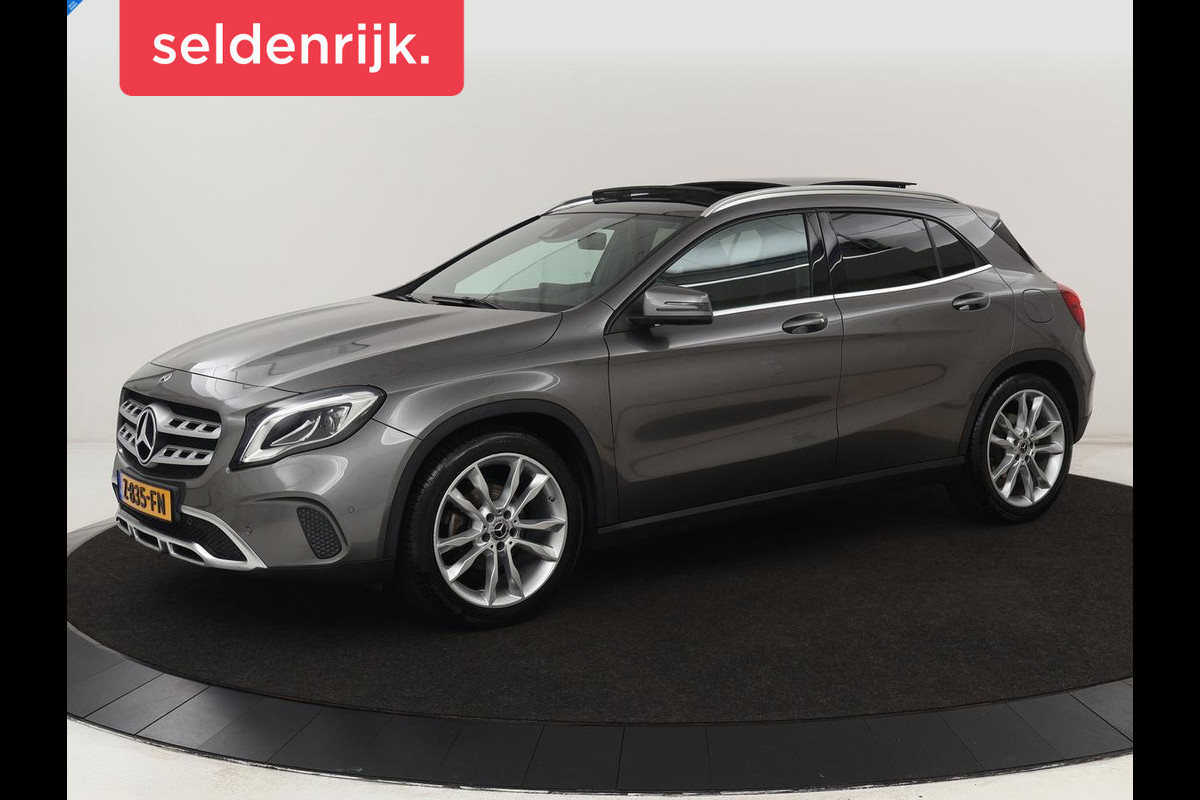 Mercedes-Benz GLA 200 Premium Plus | Panoramadak | Trekhaak | Navigatie | Camera | Automaat | Cruise control | Stoelverwarming | LED | Bluetooth | Parkeersensor | LMV 19 inch | Half leder