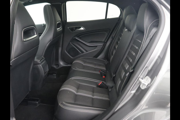 Mercedes-Benz GLA 200 Premium Plus | Panoramadak | Trekhaak | Navigatie | Camera | Automaat | Cruise control | Stoelverwarming | LED | Bluetooth | Parkeersensor | LMV 19 inch | Half leder