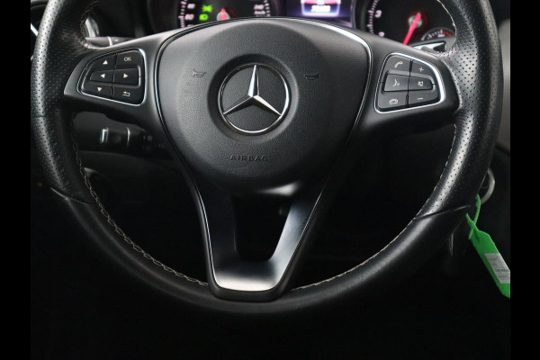 Mercedes-Benz GLA 200 Premium Plus | Panoramadak | Trekhaak | Navigatie | Camera | Automaat | Cruise control | Stoelverwarming | LED | Bluetooth | Parkeersensor | LMV 19 inch | Half leder