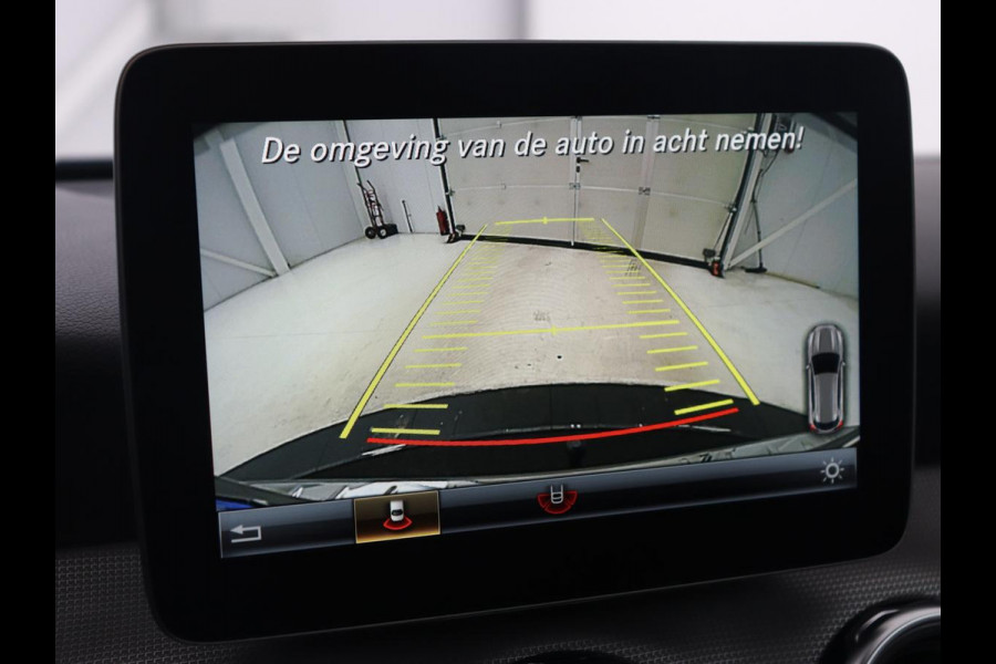Mercedes-Benz GLA 200 Premium Plus | Panoramadak | Trekhaak | Navigatie | Camera | Automaat | Cruise control | Stoelverwarming | LED | Bluetooth | Parkeersensor | LMV 19 inch | Half leder