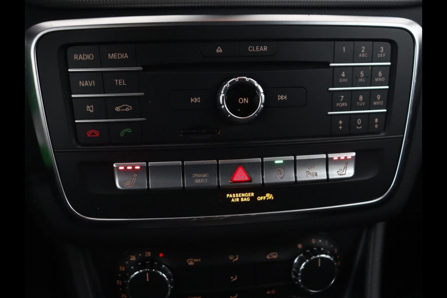 Mercedes-Benz GLA 200 Premium Plus | Panoramadak | Trekhaak | Navigatie | Camera | Automaat | Cruise control | Stoelverwarming | LED | Bluetooth | Parkeersensor | LMV 19 inch | Half leder
