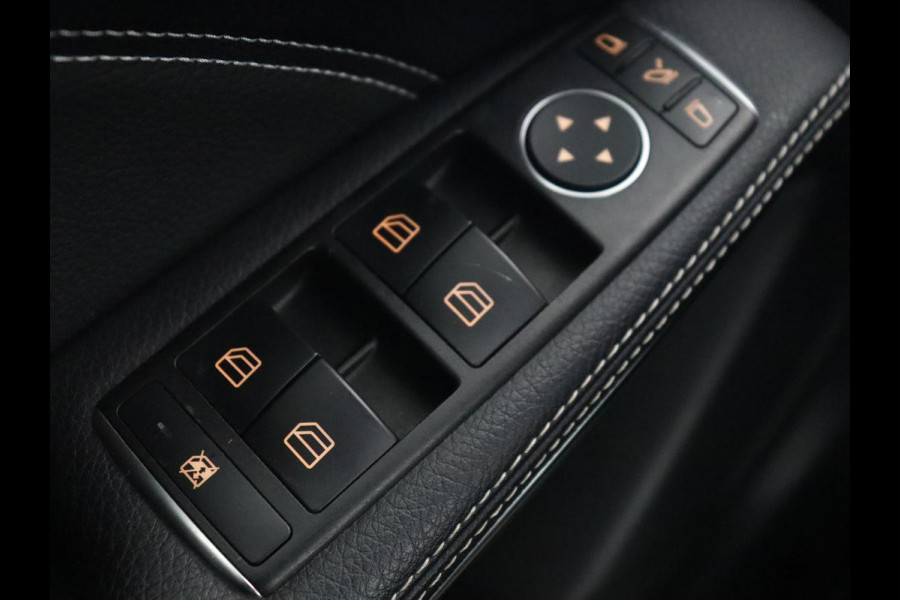 Mercedes-Benz GLA 200 Premium Plus | Panoramadak | Trekhaak | Navigatie | Camera | Automaat | Cruise control | Stoelverwarming | LED | Bluetooth | Parkeersensor | LMV 19 inch | Half leder