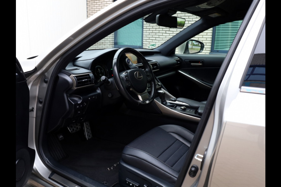 Lexus IS 300h Hybrid F-Sport Line | Premium Audio | Safety Pack | Trekhaa