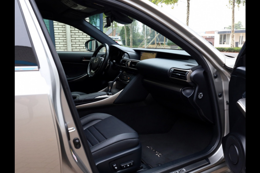 Lexus IS 300h Hybrid F-Sport Line | Premium Audio | Safety Pack | Trekhaa