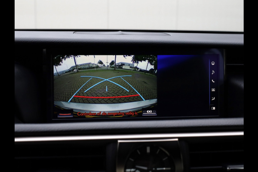 Lexus IS 300h Hybrid F-Sport Line | Premium Audio | Safety Pack | Trekhaa