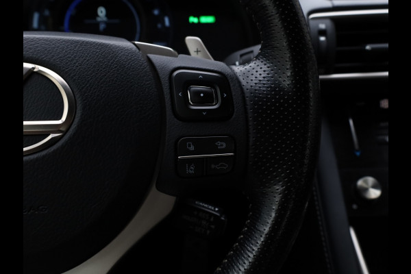 Lexus IS 300h Hybrid F-Sport Line | Premium Audio | Safety Pack | Trekhaa