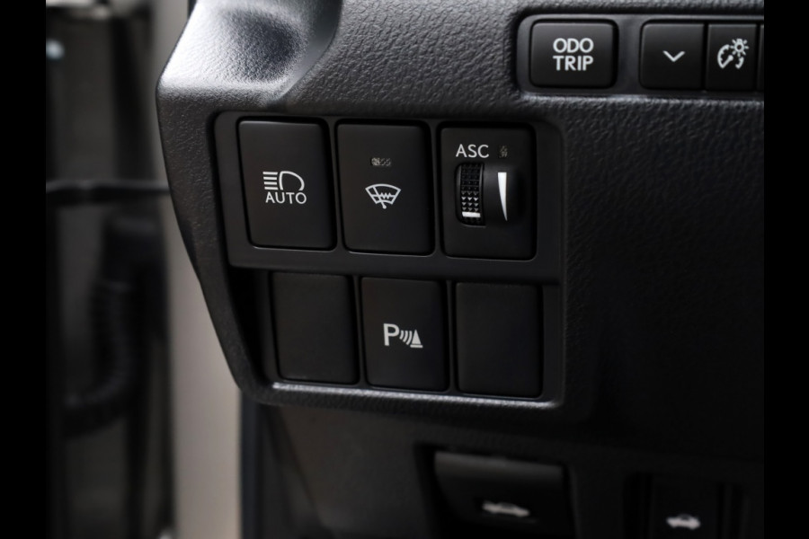 Lexus IS 300h Hybrid F-Sport Line | Premium Audio | Safety Pack | Trekhaa