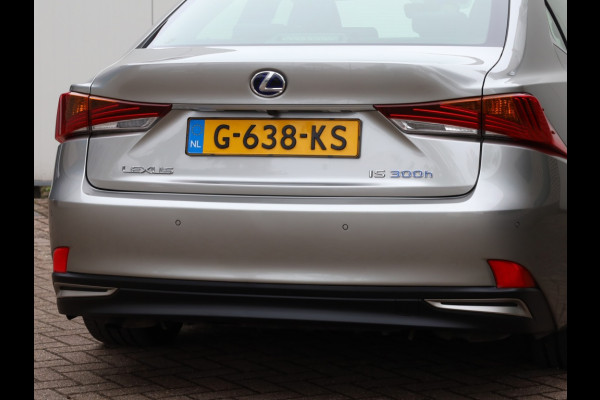 Lexus IS 300h Hybrid F-Sport Line | Premium Audio | Safety Pack | Trekhaa