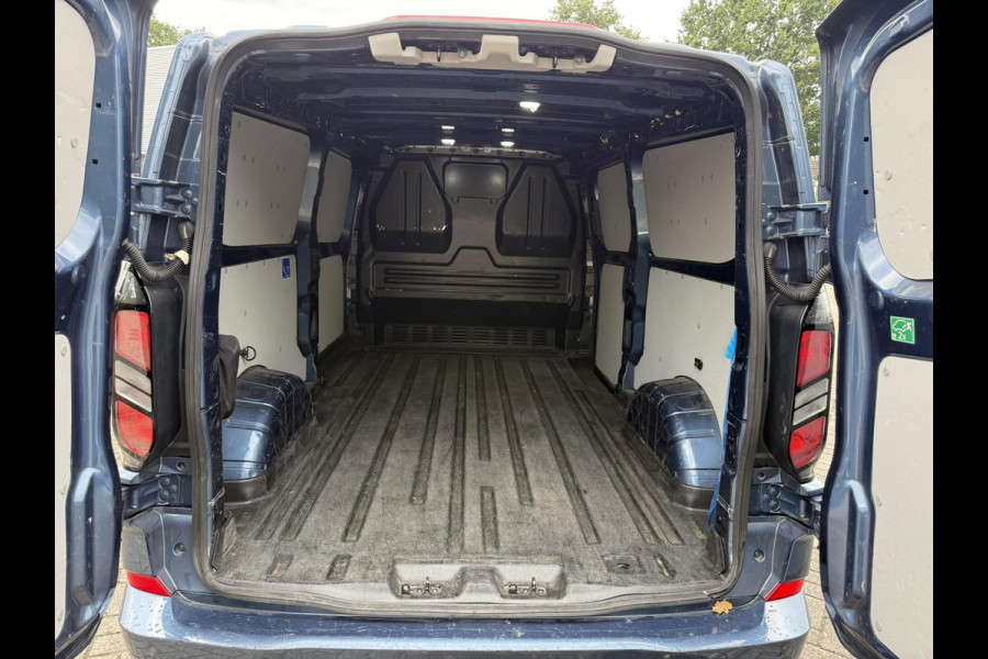 Ford Transit Custom 320 2.0 TDCI L2H1 Limited 130pk Automaat SCI Adaptieve Cruise | Achteruitrijcamera | Stoelverwarming | 17 inch velgen