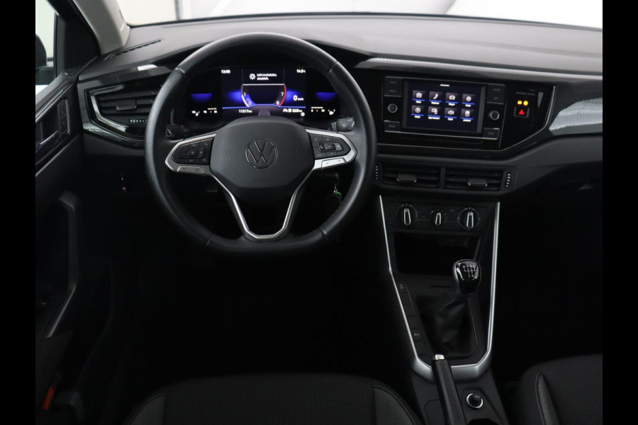Volkswagen Polo 1.0 TSI Life | Trekhaak | Cruise control | Carplay | Parkeersensoren | LED | Airco | LMV 15 inch