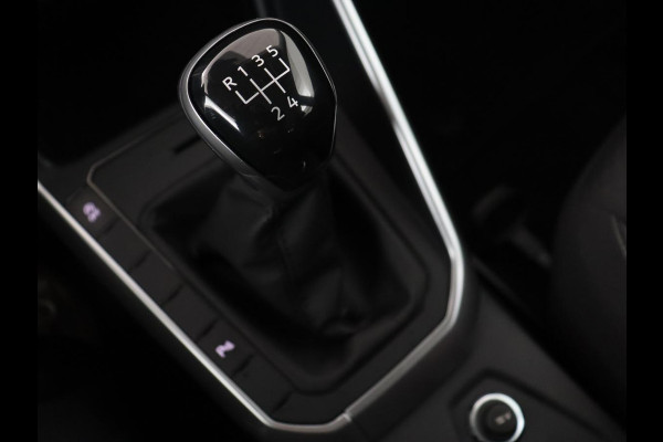 Volkswagen Polo 1.0 TSI Life | Trekhaak | Cruise control | Carplay | Parkeersensoren | LED | Airco | LMV 15 inch