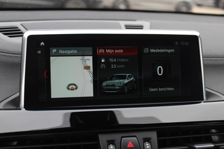 BMW X2 sDrive20i High Exe. M Sport / Camera / Leder / Head-up / 20'' / Navi. Proff / Stoelverwarming / DAB