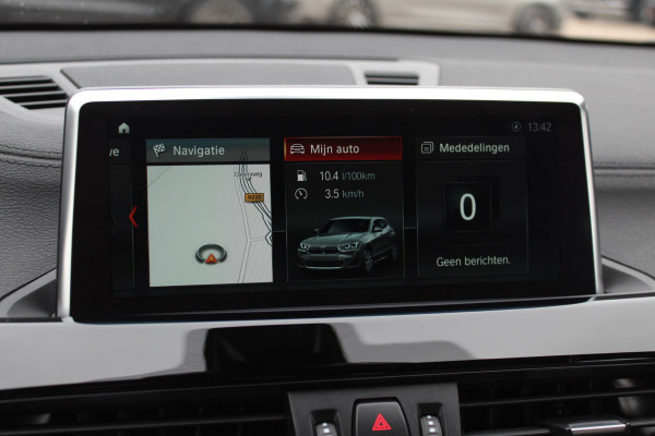BMW X2 sDrive20i High Exe. M Sport / Camera / Leder / Head-up / 20'' / Navi. Proff / Stoelverwarming / DAB