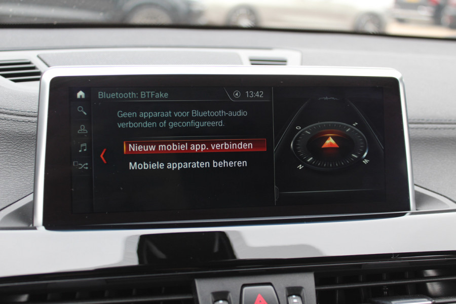 BMW X2 sDrive20i High Exe. M Sport / Camera / Leder / Head-up / 20'' / Navi. Proff / Stoelverwarming / DAB