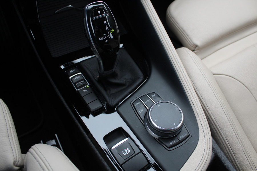 BMW X2 sDrive20i High Exe. M Sport / Camera / Leder / Head-up / 20'' / Navi. Proff / Stoelverwarming / DAB