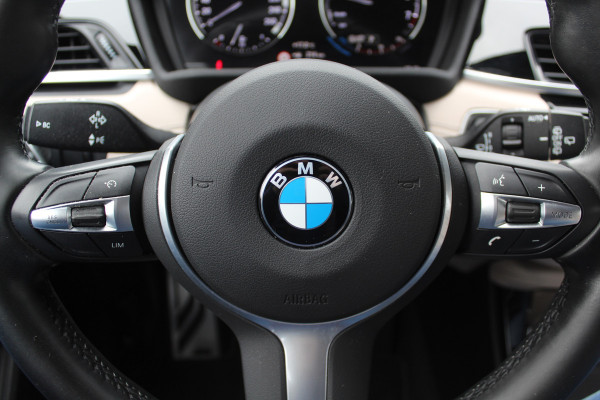 BMW X2 sDrive20i High Exe. M Sport / Camera / Leder / Head-up / 20'' / Navi. Proff / Stoelverwarming / DAB