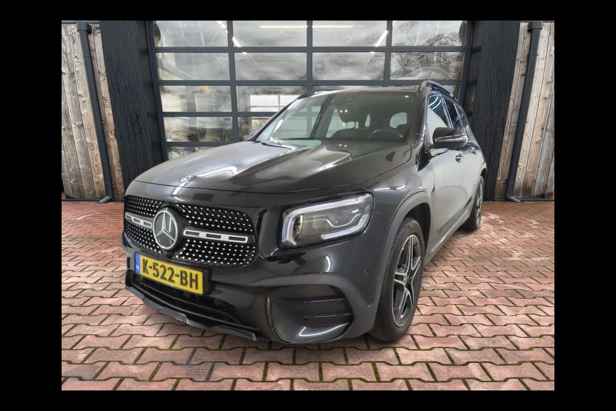 Mercedes-Benz Glb 200 Business Solution AMG | Pano | Trekhaak | Stoelverwarming | Camera | Elek. stoelen memory | Business Plus | Elek. achterklep | Keyless | Vol |