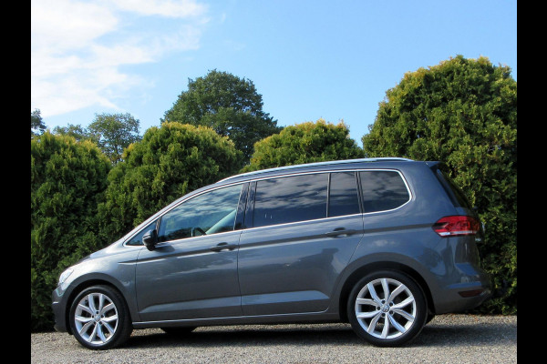 Volkswagen Touran 1.5 TSI Highline Automaat*Navi*Pano.dak*Trekhaak*