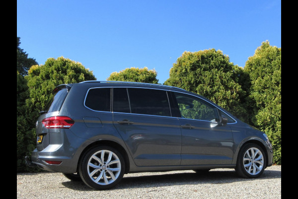 Volkswagen Touran 1.5 TSI Highline Automaat*Navi*Pano.dak*Trekhaak*